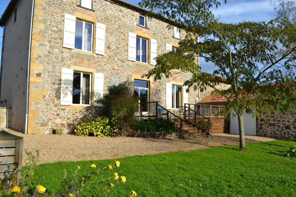 « La Maison de Villars » au coeur de la nature