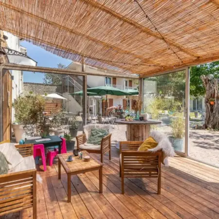 Hotel Les Vieux Acacias