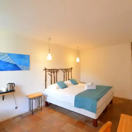Logis Hôtels – Hôtel Restaurant du Midi