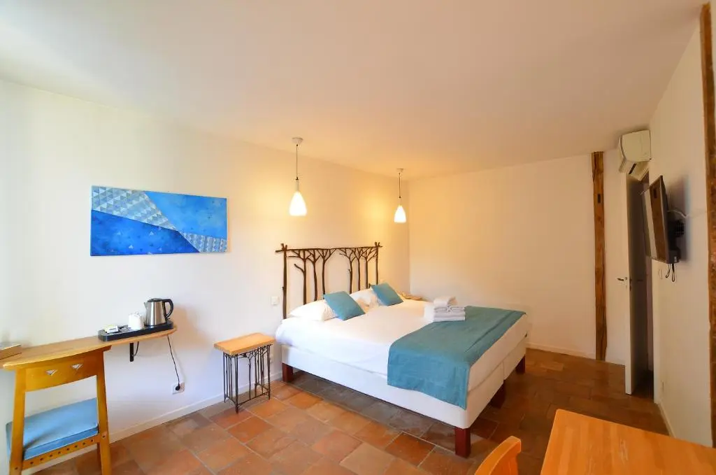Logis Hôtels – Hôtel Restaurant du Midi