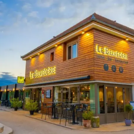 Logis Hôtels – Le Belvédère – Hôtel 2 étoiles et Restaurant