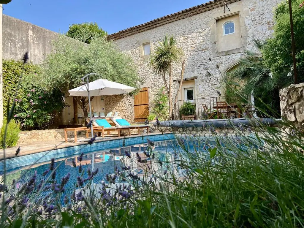 La Maison Des Autres, piscine chauffée, chambres d’hôtes proche d’Uzès, Nîmes,
Pont du Gard