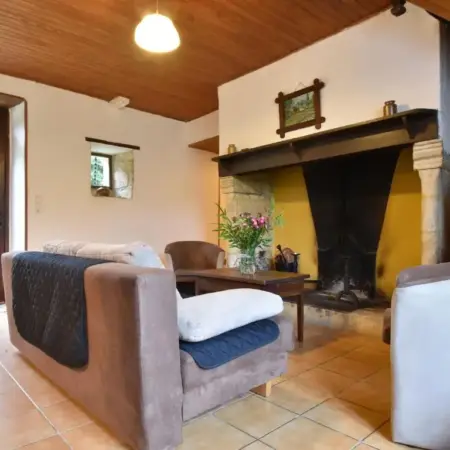 Scenic Home in Berbiguières