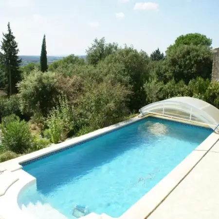 Saint-Maximin Pool & Peace