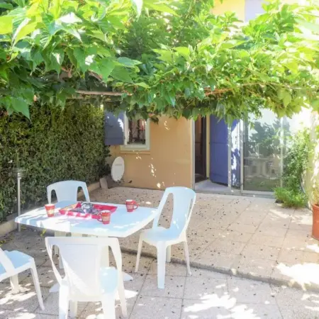 Apartment Les Terrasses de la Méditerranée-2 by Interhome