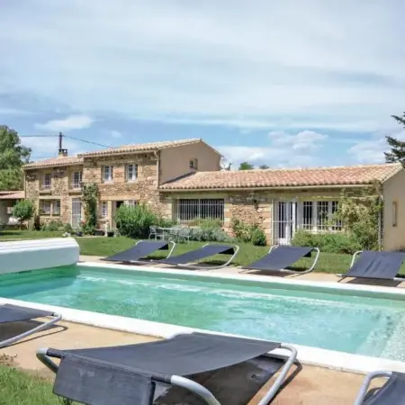 Cozy Home In St Quentin La Poterie