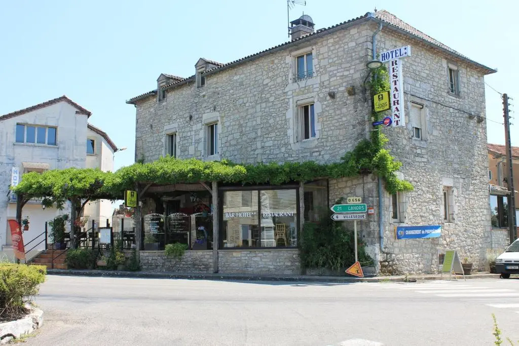 Logis Hotels- Auberge de la Tour – Hôtel et restaurant