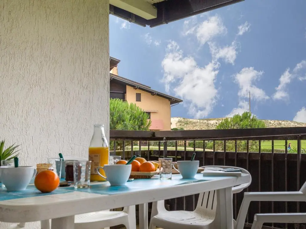 Appartement Spacieux à Seignosse, Terrasse et Parking, à Proximité de la Plage –
FR-1-239-401