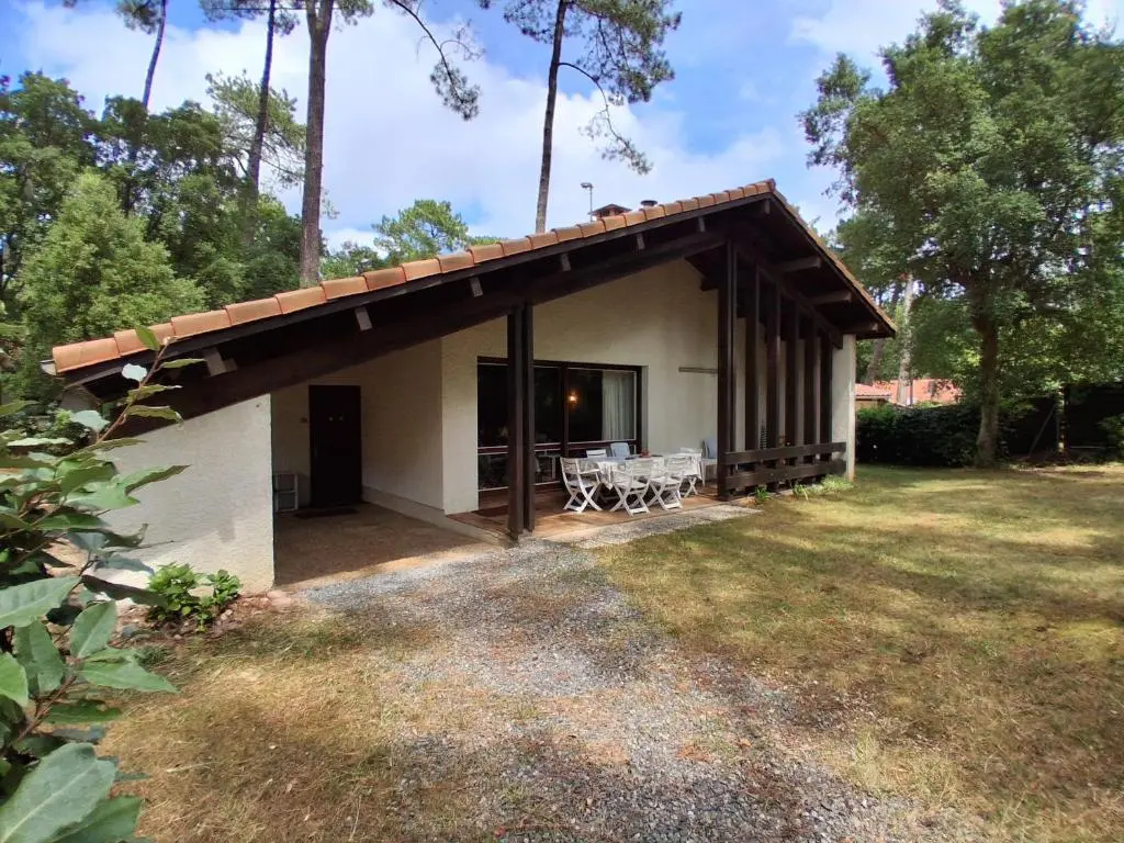 Maison Plain-pied avec Jardin, Proche Plage et Pistes Cyclables, 6 Pers, Wifi,
Parking – FR-1-239-436