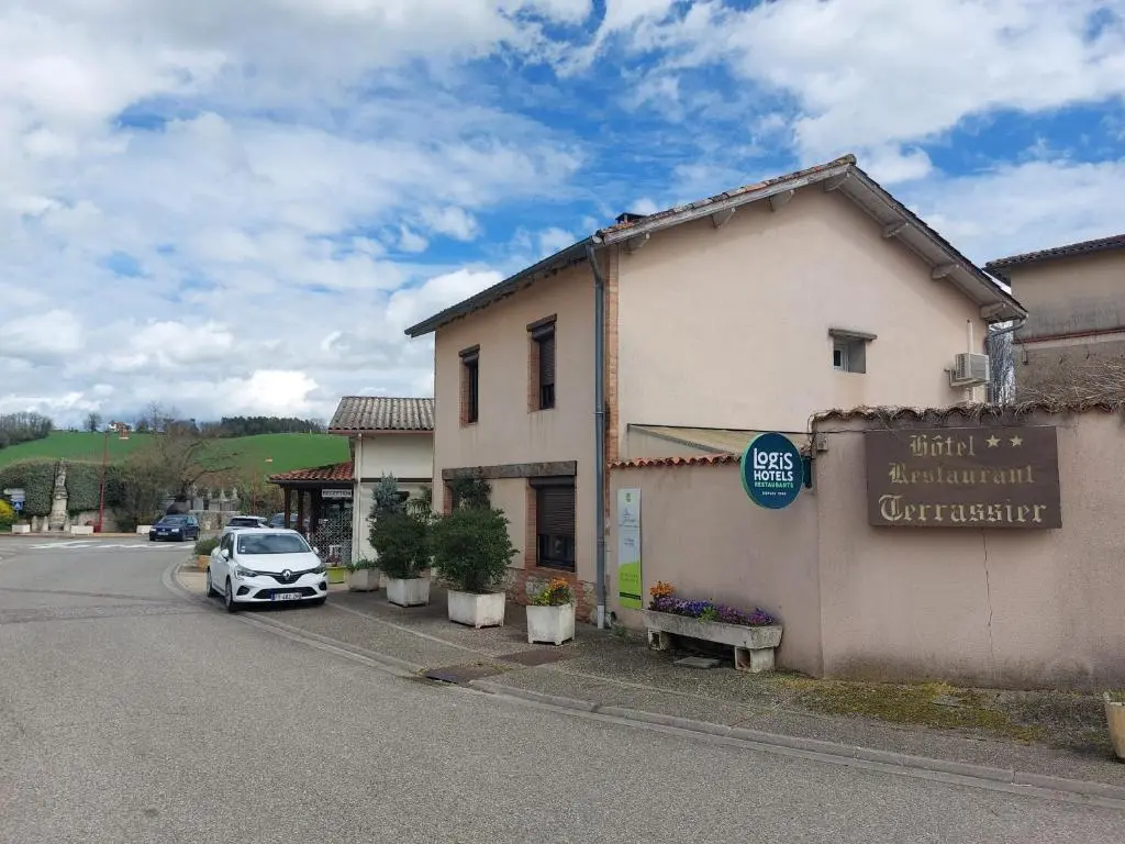 Chez Terrassier – Logis Hôtels – Hotel et Restaurant