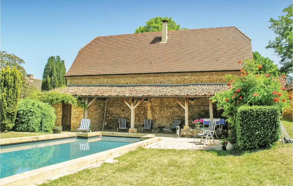 Lovely Home In Valojoulx