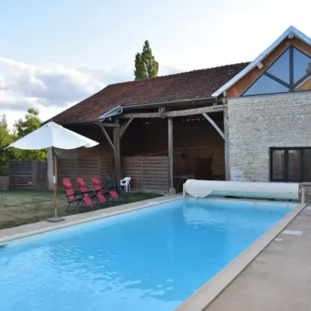 Villa with Spa & Pool